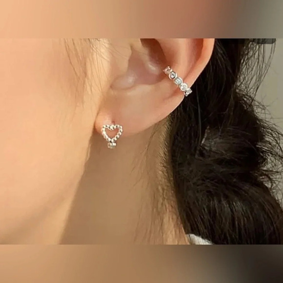 Jewelry - 925 Sterling Silver Solid Heart Earrings